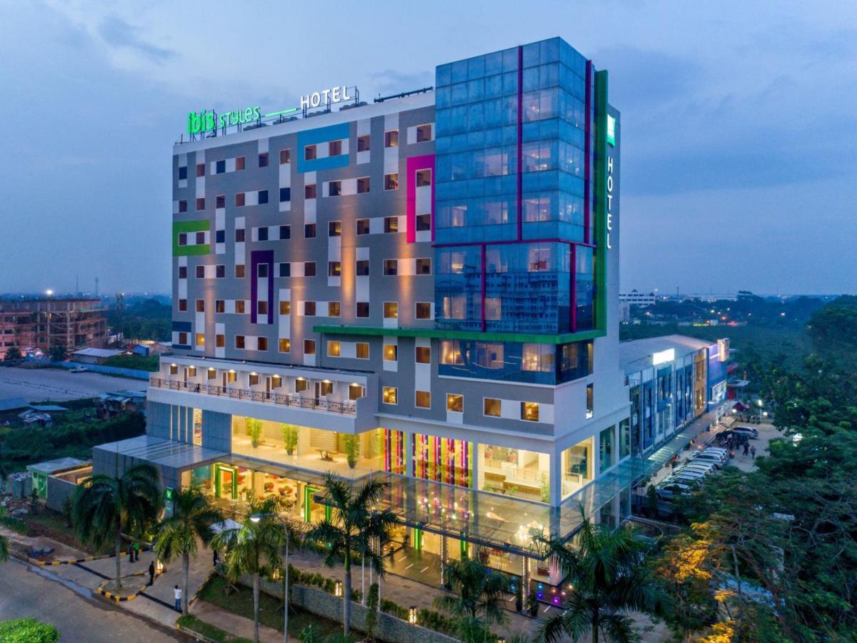 Hotel Ibis Styles Cikarang Bekasi Exterior foto